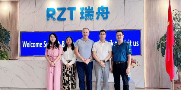 國外客戶訪問瑞舟，如果解決自動化線束加工難題！