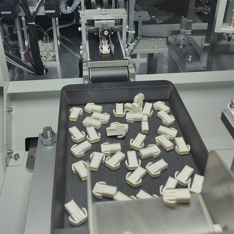 全數(shù)字智能端子壓接穿膠殼設(shè)備 RZT-60606C 全數(shù)字智能壓接穿膠殼設(shè)備